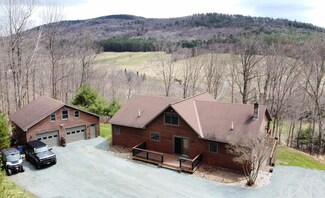 94 Hillside Ln, Saint Johnsbury, VT 05819