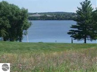 Lake Ridge Dr Unit 4 1742366, Traverse City, MI 49684