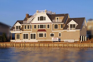 880 Ocean Ave, Sea Bright, NJ 07760