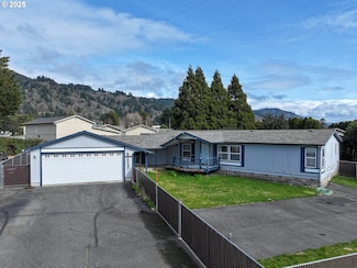 15923 Bayview Dr, Brookings, OR 97415