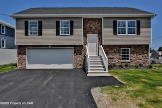 43 Hill St, West Wyoming, PA 18644