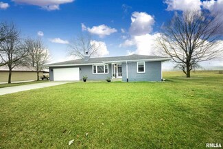 68 Bay Shore Dr, Lacon, IL 61540