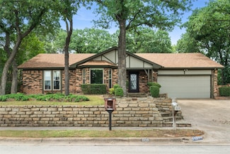 608 Steeplechase Dr, Bedford, TX 76021