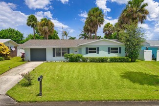 3827 Lighthouse Dr, Palm Beach Gardens, FL 33410