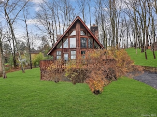 74 Brandy Ln, Wappingers Falls, NY 12590