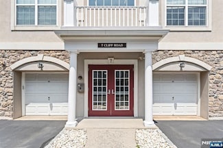 7 Cliff Rd Unit C1, Woodland Park, NJ 07424