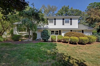 1 Morris Ct, Morganville, NJ 07751
