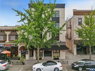 11 W Railroad Ave Unit 2, Tenafly, NJ 07670