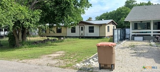 1526 Roadside Dr, Canyon Lake, TX 78133