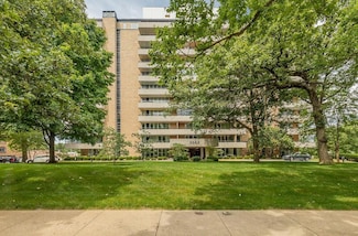 3663 Grand Ave Unit 1004, Des Moines, IA 50312