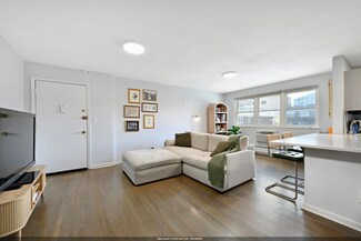 1 Congress St Unit C4, Jersey City, NJ 07307