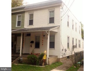 1158 Miller St, Crum Lynne, PA 19022