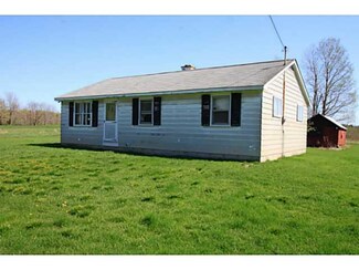2705 Stearns Rd, Lawtons, NY 14091