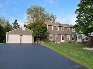4856 Pembridge Cir, Syracuse, NY 13215