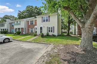 915 Spinnaker Ct, Chesapeake, VA 23320