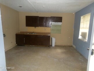 1067 Dewey St Unit 1,2, Jackson, MS 39209