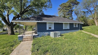 1612 S Jefferson St, Ava, MO 65608