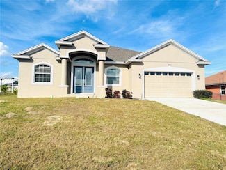 809 Lake Marie Dr, Dundee, FL 33838