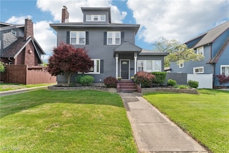 497 Sunset View Dr, Akron, OH 44320
