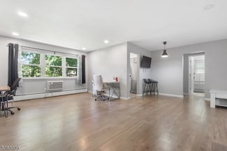 229 Washington Ave Unit 10, Fort Lee, NJ 07024