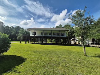 7041 Hancock Dr, Bay Saint Louis, MS 39520