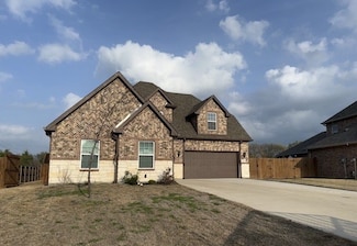 403 Ellis Place Dr, Greenville, TX 75402