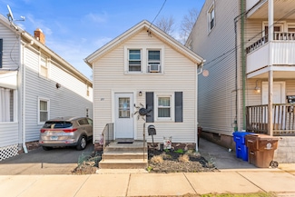 21 Portland St, Middletown, CT 06457