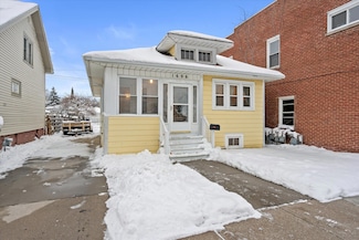 1606 Grove Ave, Racine, WI 53405