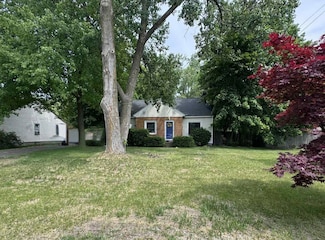 34 Porter Rd, Norton Shores, MI 49441