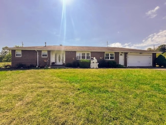 577 Palestine Rd, Elizabeth, WV 26143