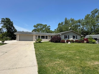 4700 W Hunting Park Dr, Franklin, WI 53132