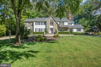1307 Daviswood Dr, McLean, VA 22102