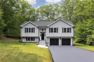 128 Old Quarry Rd, North Scituate, RI 02857