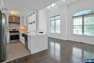 147 Lydia Dr Unit 147, West New York, NJ 07093