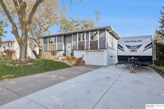 3903 N 212th St, Elkhorn, NE 68022