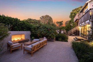 321 6th St, Montara, CA 94037