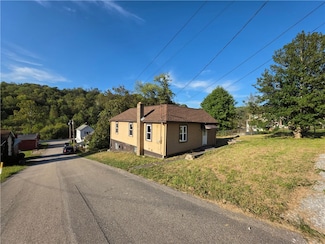 24 Rosewood Ave, Marianna, PA 15345