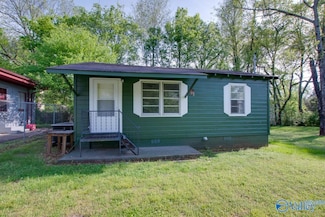 1326 Oshaughnessy Ave NE, Huntsville, AL 35801