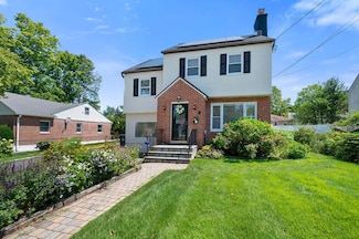 82 Linden Ave, Pelham, NY 10803