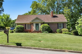 512 Williamsburg Dr, Dalton, GA 30720