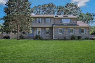 6 Settlers Way, Setauket, NY 11733