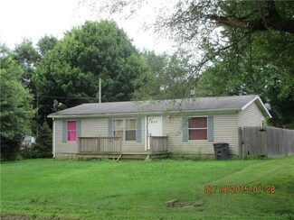405 W Washington St, Waynetown, IN 47990