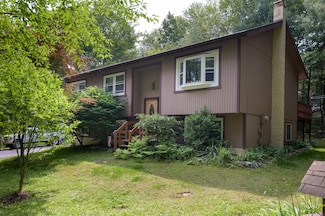 1412 Sherwood Forest Rd, Saylorsburg, PA 18353