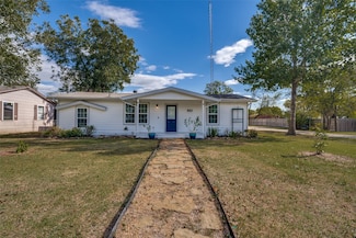 943 Gibbard Ave, Wills Point, TX 75169