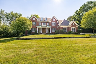 43 Lyndon Rd, Fairport, NY 14450