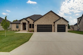1698 Marlowe Ave, Springfield, MO 65802