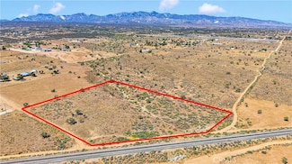 9234 Arrowhead Rd, Phelan, CA 92371