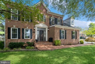 2626 Meadow Hall Dr, Herndon, VA 20171