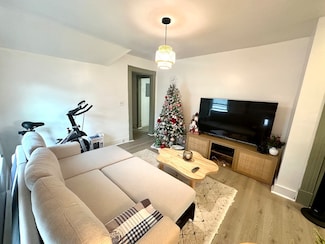 19 Crowley St, Lowell, MA 01852