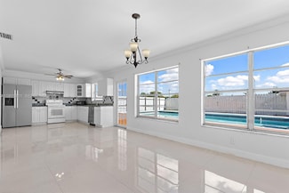 2601 Acapulco Dr, Miramar, FL 33023